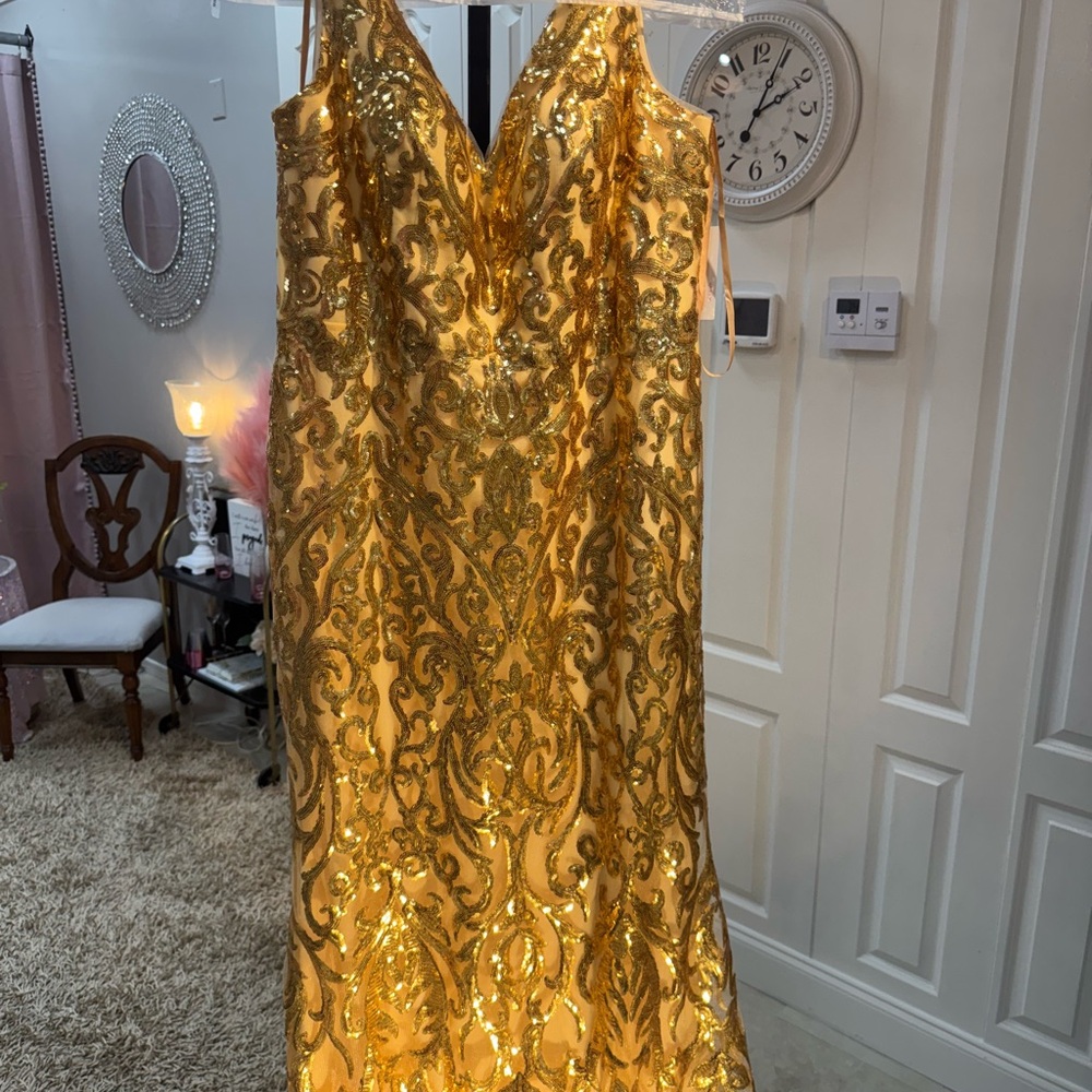 Elegant Gold Sequin Evening Dress